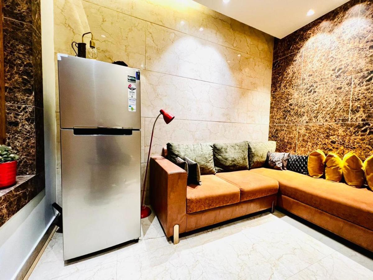 Divine Studios Rajouri Garden New Delhi Extérieur photo