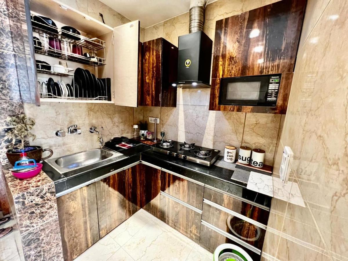Divine Studios Rajouri Garden New Delhi Extérieur photo
