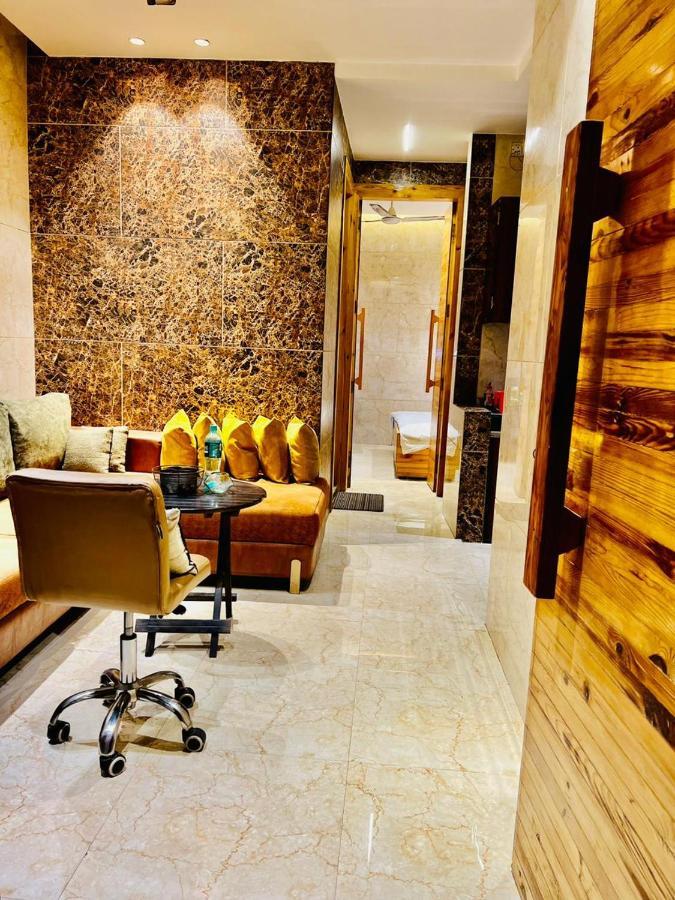 Divine Studios Rajouri Garden New Delhi Extérieur photo