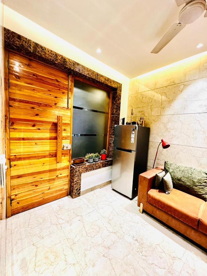 Divine Studios Rajouri Garden New Delhi Extérieur photo