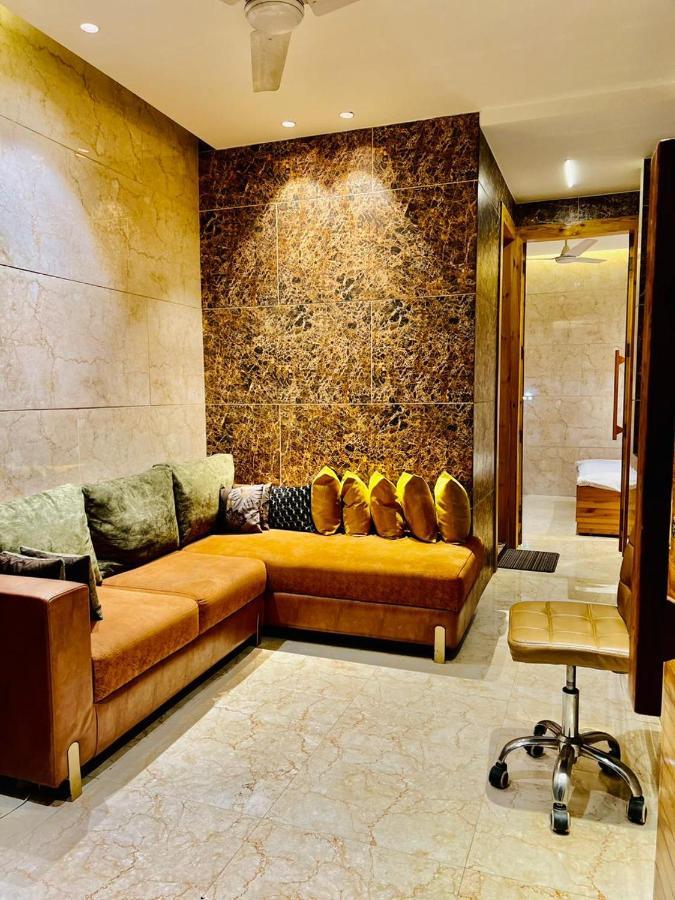Divine Studios Rajouri Garden New Delhi Extérieur photo