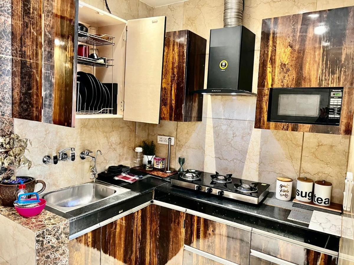 Divine Studios Rajouri Garden New Delhi Extérieur photo